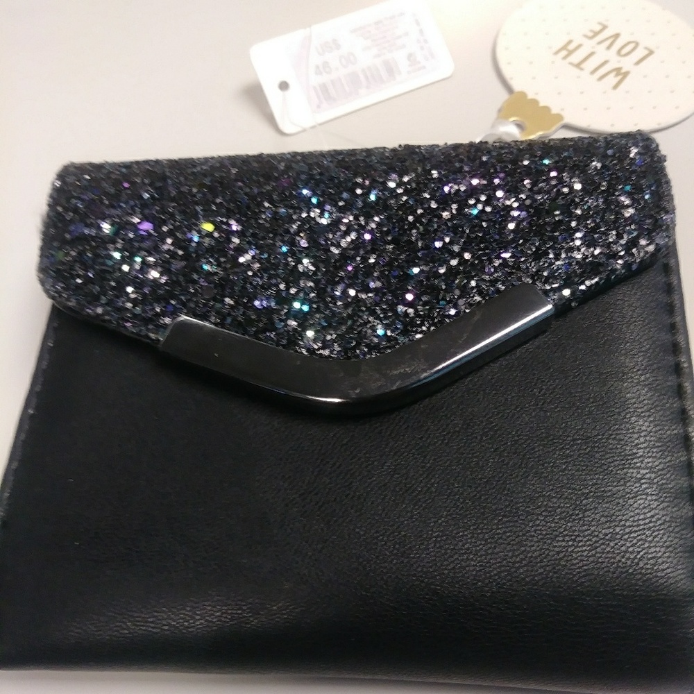 New black wallet